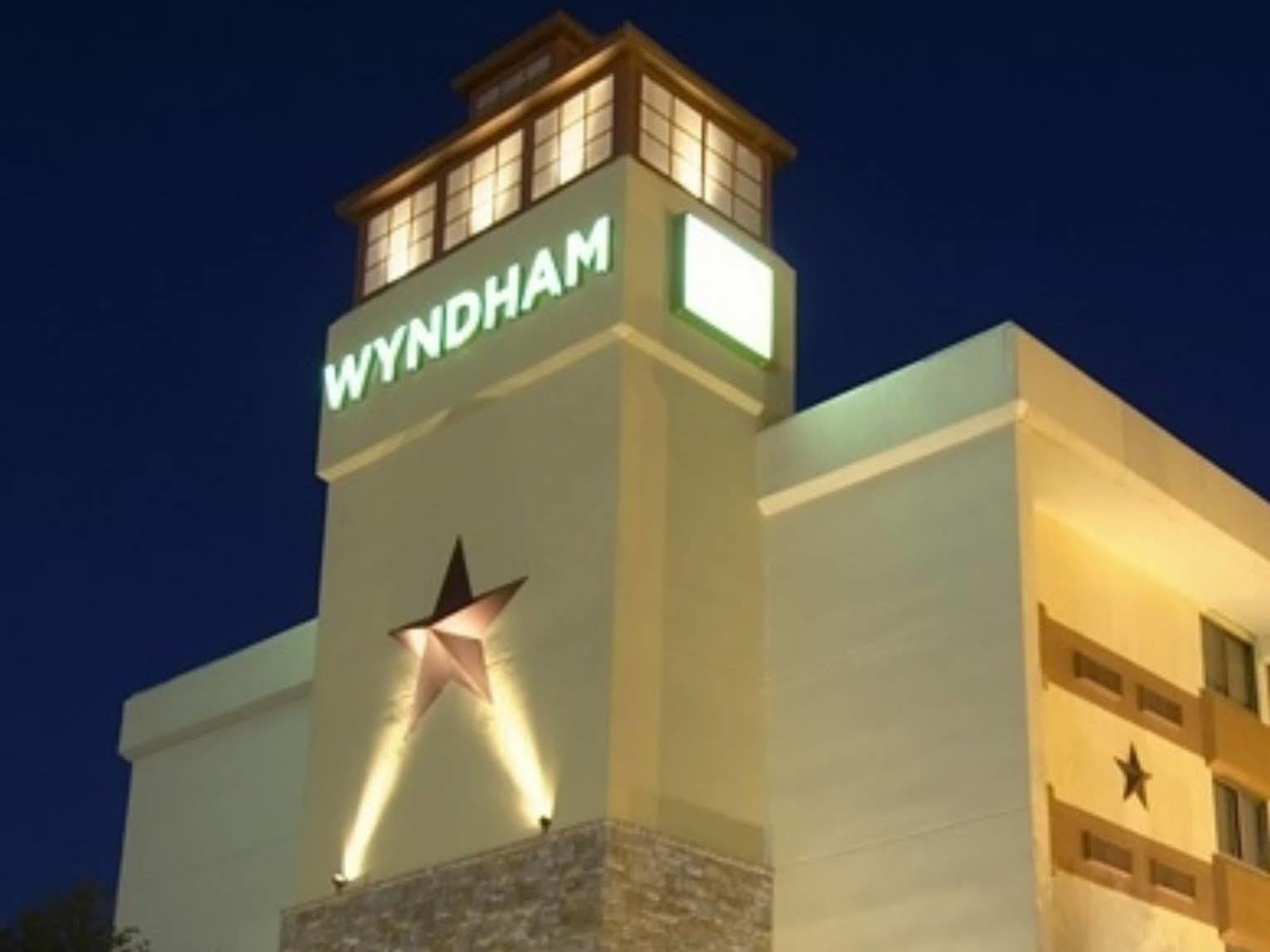 Wyndham Garden Hotel אוסטין מראה חיצוני תמונה